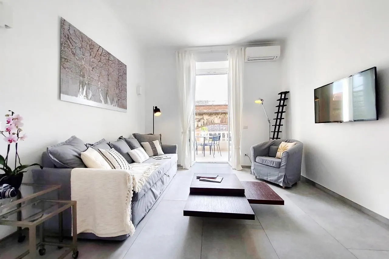 Bright Apartment Cupolone View Rome Italy