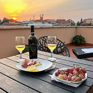  Appartamento Casetta Sole, Superattico Con Terrazzo Vicino San Pietro, New